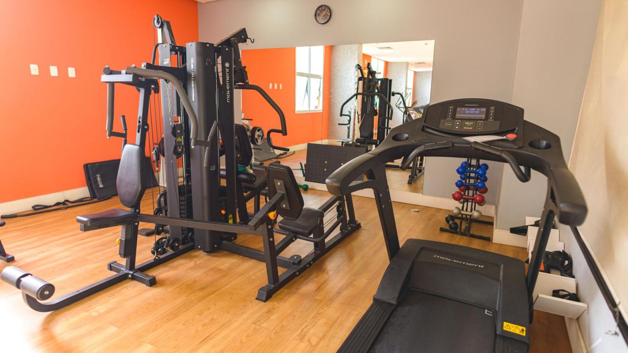 Radisson Alphaville Barueri Eksteriør billede A typical gym