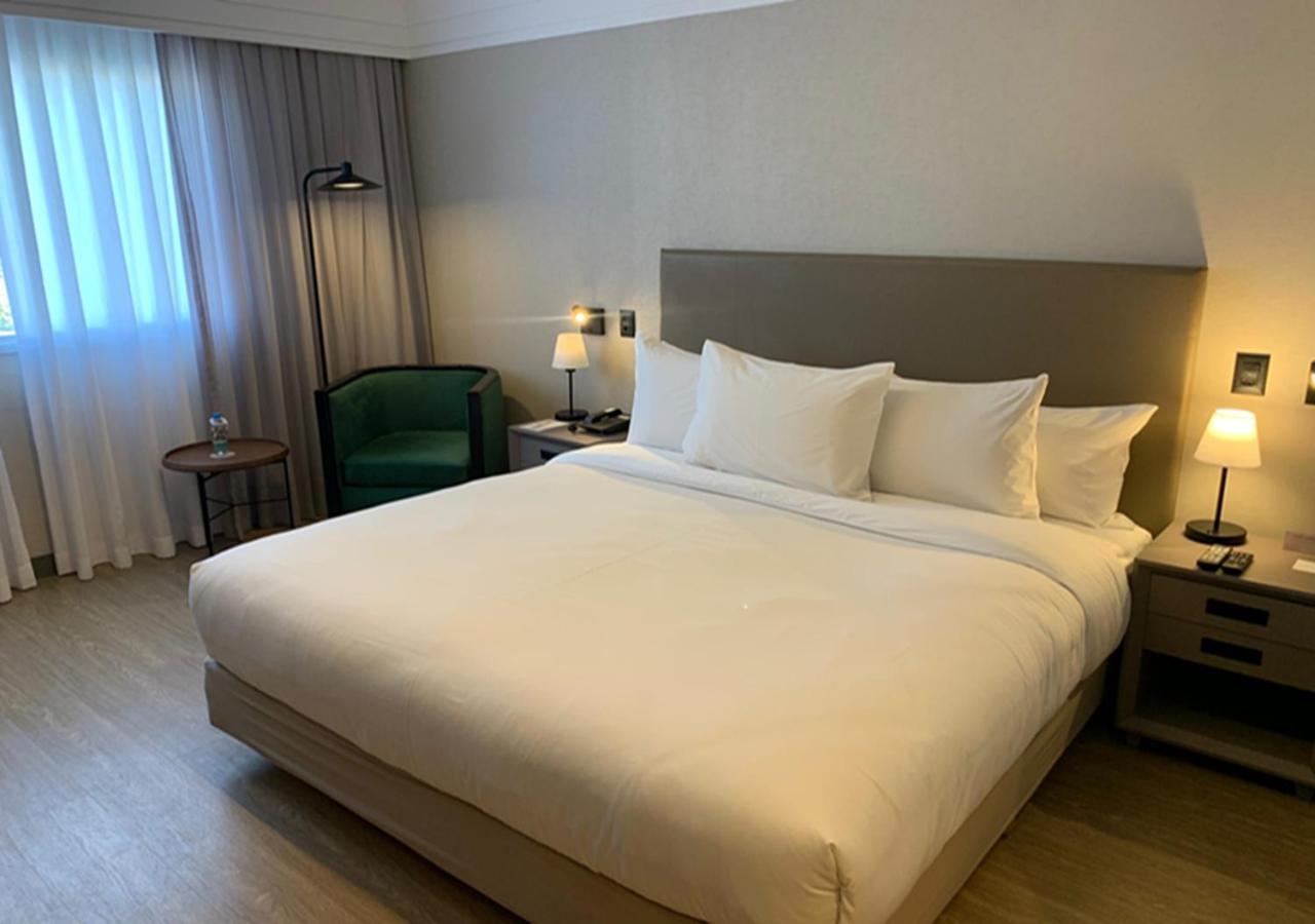 Radisson Alphaville Barueri Eksteriør billede A room at the hotel